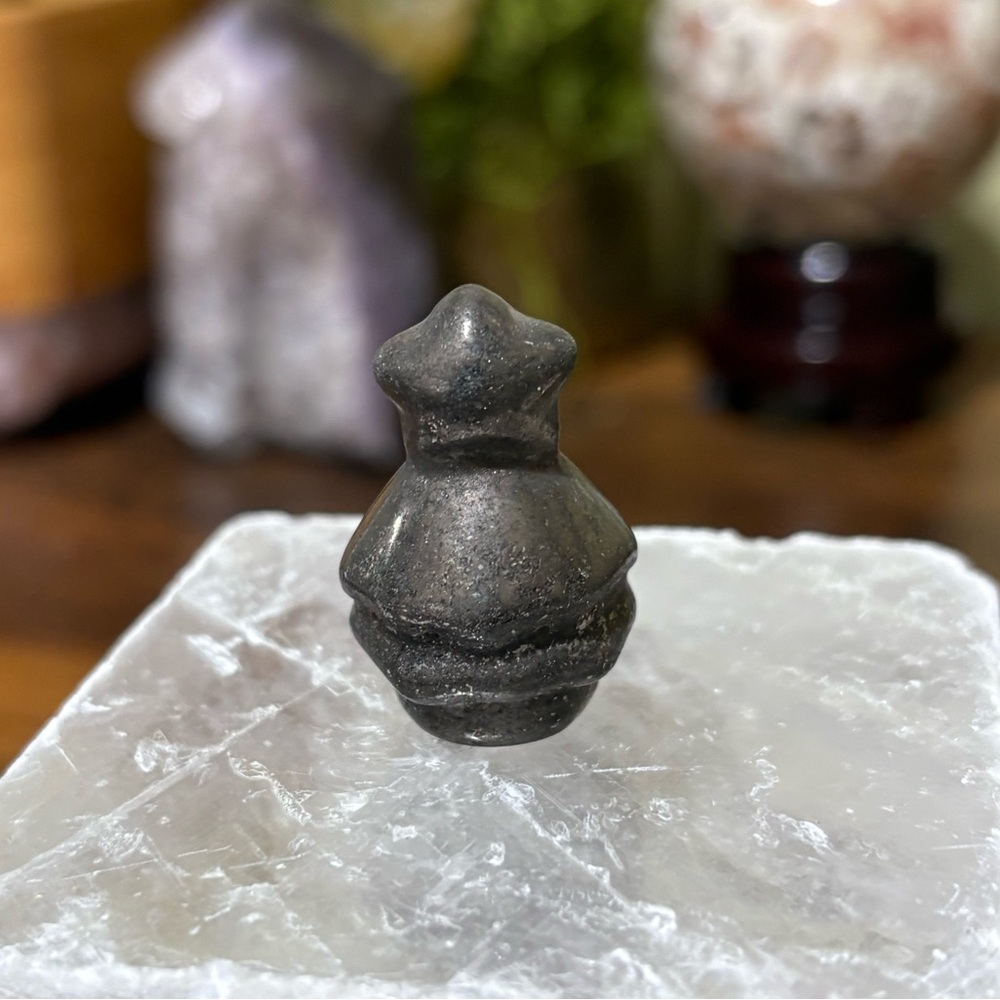 Pyrite Christmas tree carving
